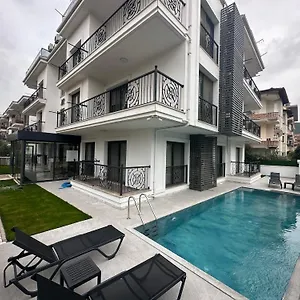 Arti̇m Apartahotel Fethiye