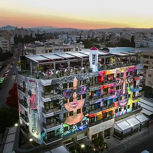 https://rise-hotel.larnacahotels.org